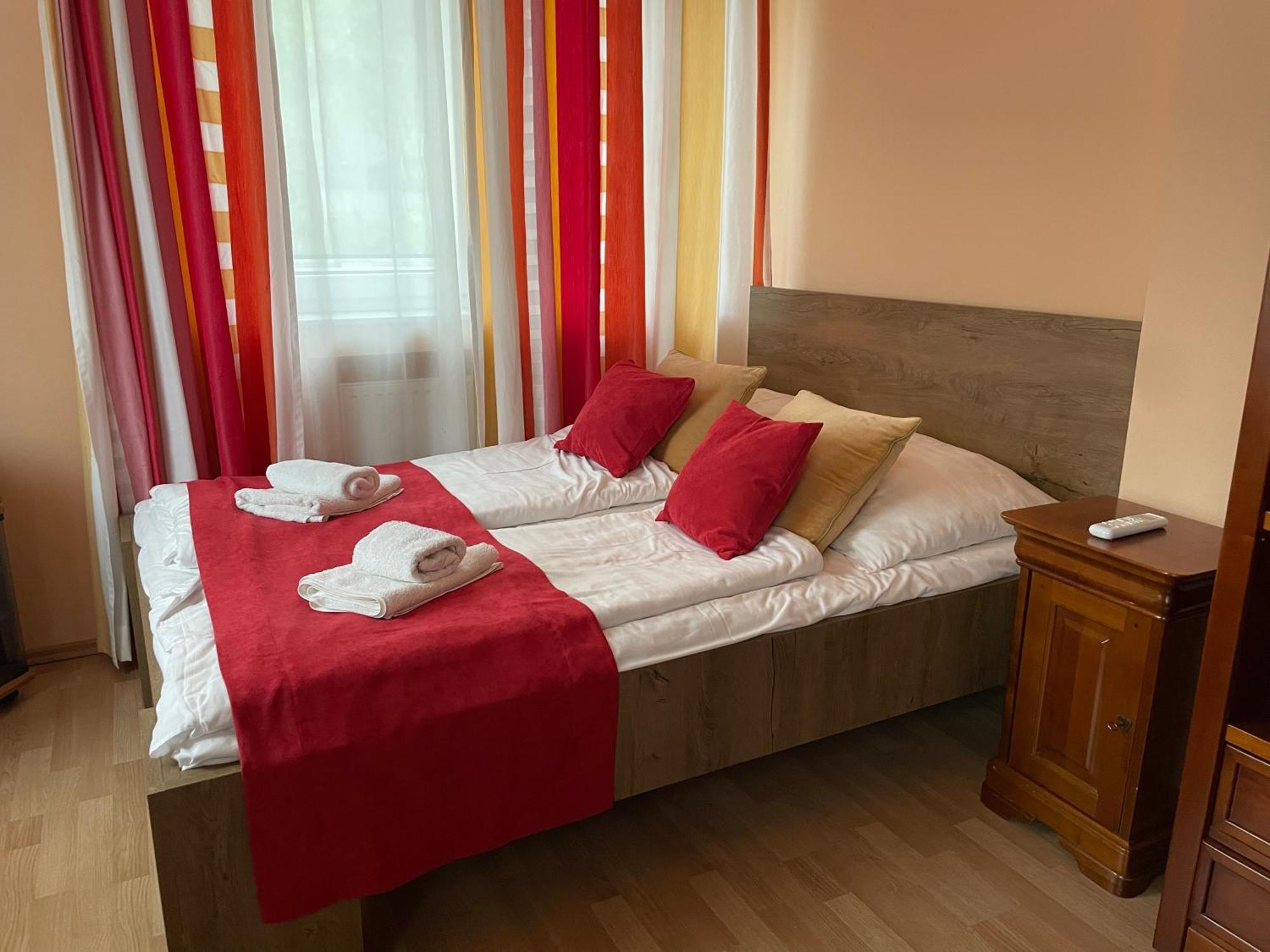 Amore Apartmanhaz Siófok Exterior foto